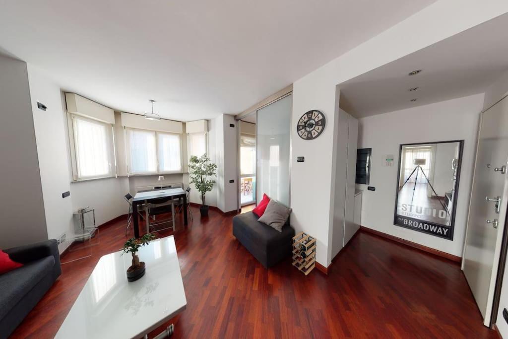 Apartment+Garage Near Novegro Exhibition/Linate Segrate Exterior photo