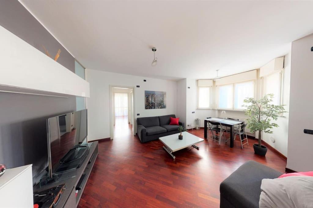 Apartment+Garage Near Novegro Exhibition/Linate Segrate Exterior photo